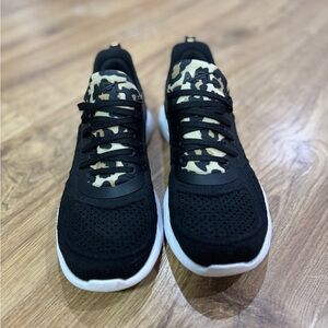 APL Women’s TechLoom Tracer Size 6